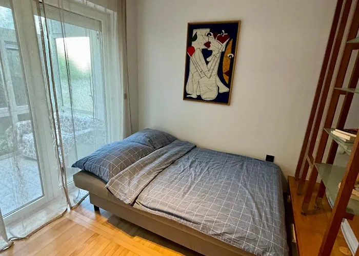 Comfy Flat In City-Free Parking