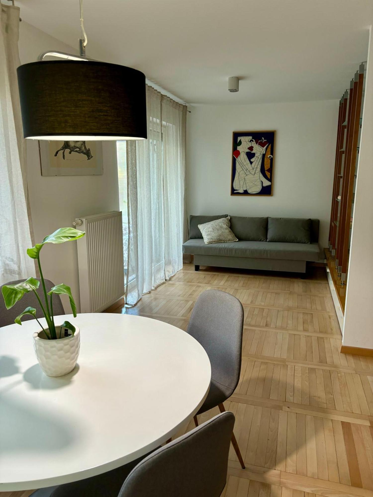 Comfy Flat In City-free Parking